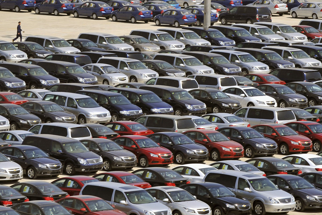 У столиці та області продається близько чверті від усіх   пропонованих автомобілів   в країні, а саме 28736 тисячі легкових машин, тобто близько 24%